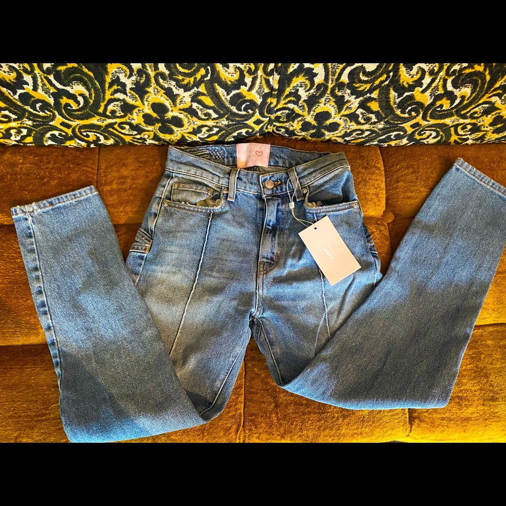 Revice crop star butt jeans